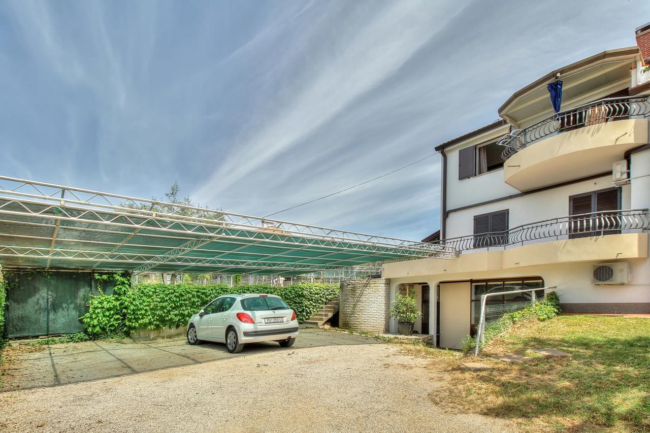 זמברטיה Nadia House With Apartments מראה חיצוני תמונה