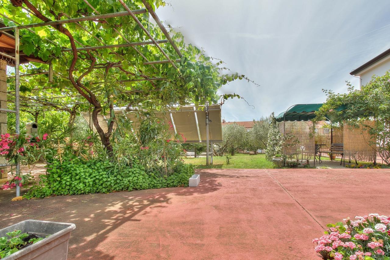 זמברטיה Nadia House With Apartments מראה חיצוני תמונה