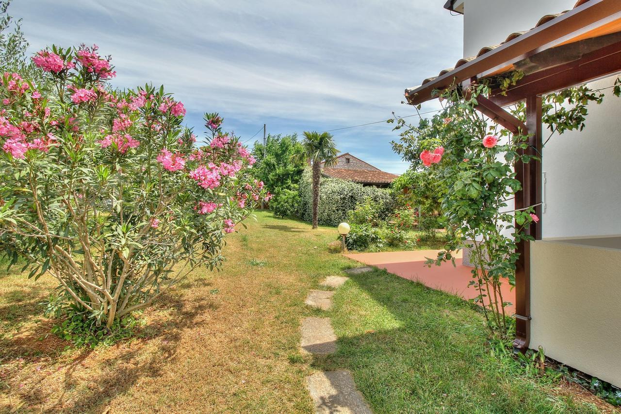 זמברטיה Nadia House With Apartments מראה חיצוני תמונה