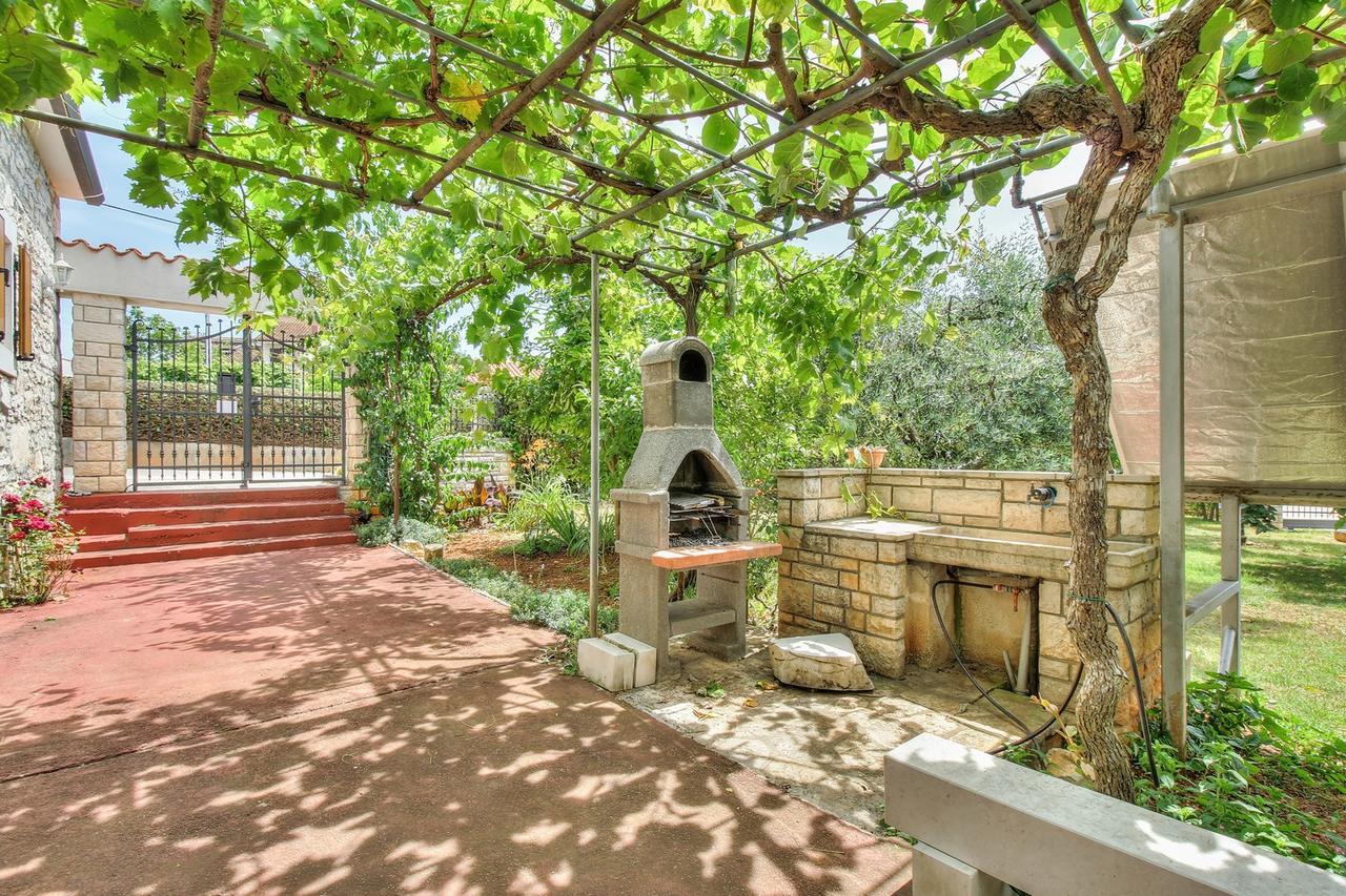 זמברטיה Nadia House With Apartments מראה חיצוני תמונה