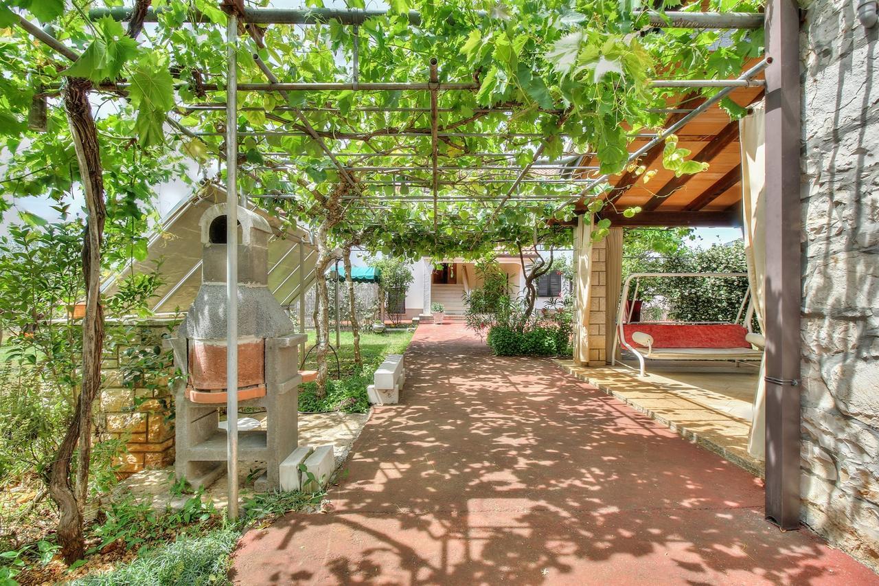 זמברטיה Nadia House With Apartments מראה חיצוני תמונה
