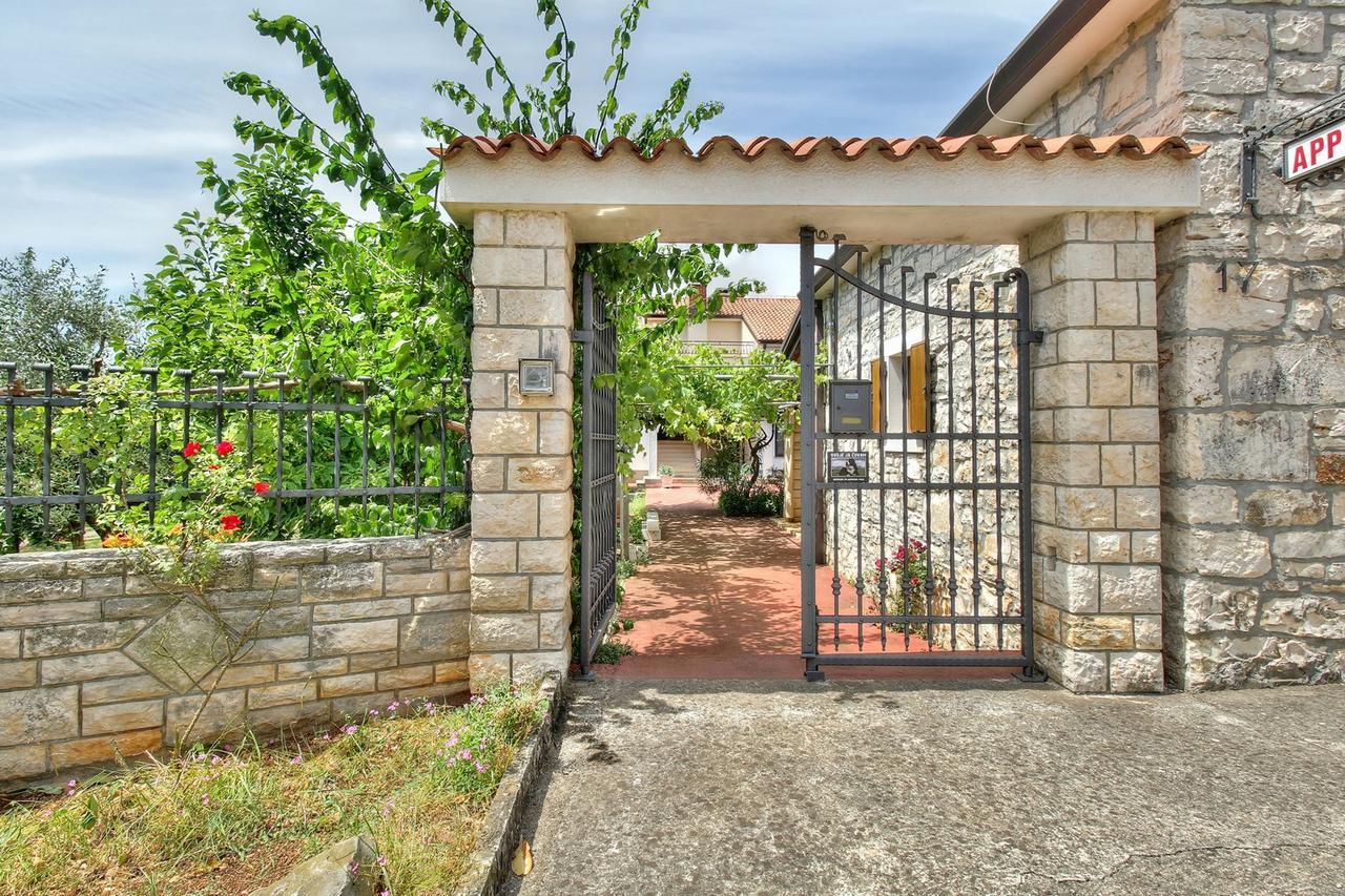 זמברטיה Nadia House With Apartments מראה חיצוני תמונה